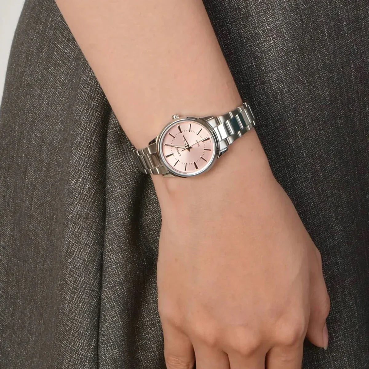 LTP-1335 Reloj Casio para Mujer Pulsera de Metal Análogo