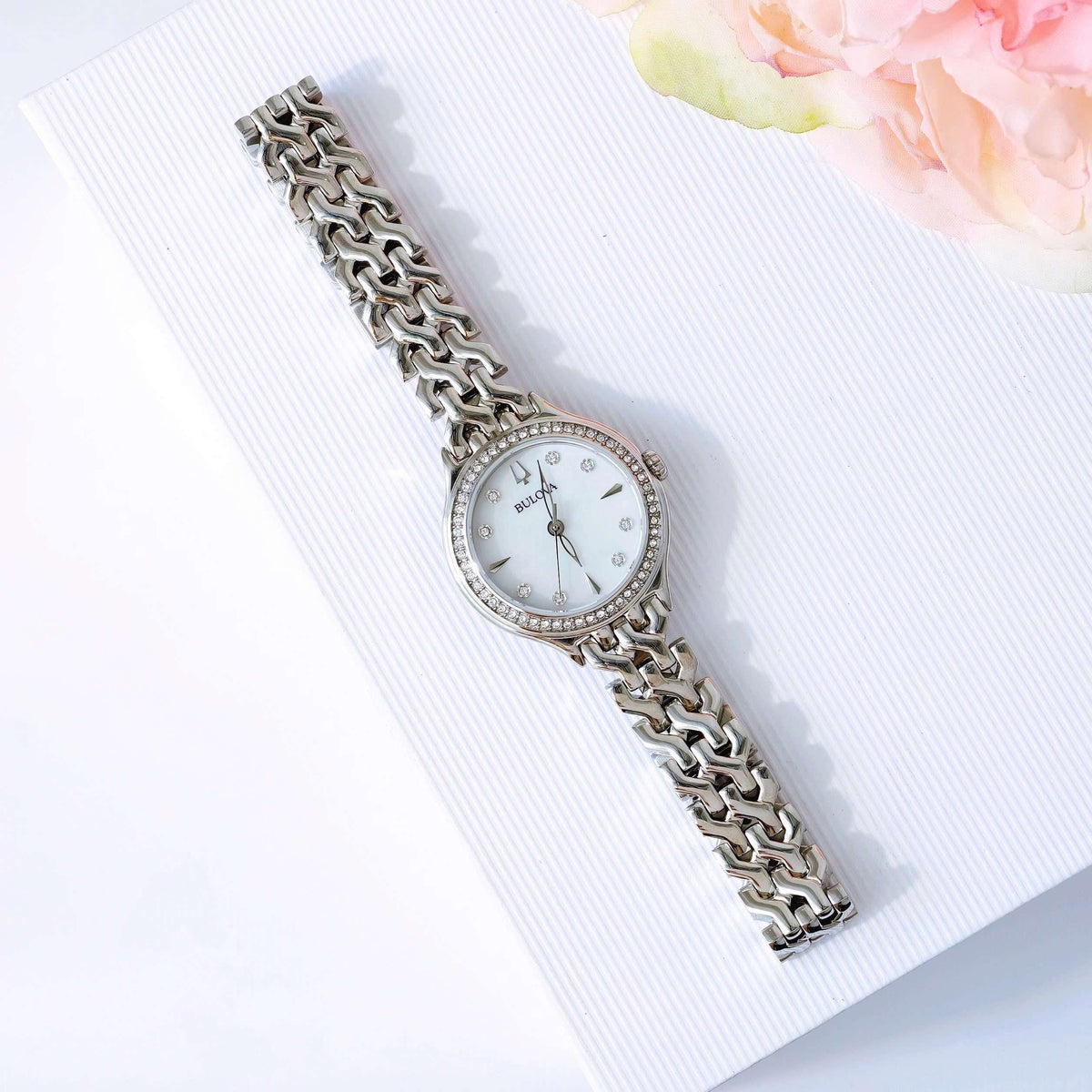 96L312 Reloj Bulova Crystal de dama pulsera de metal 29 mm