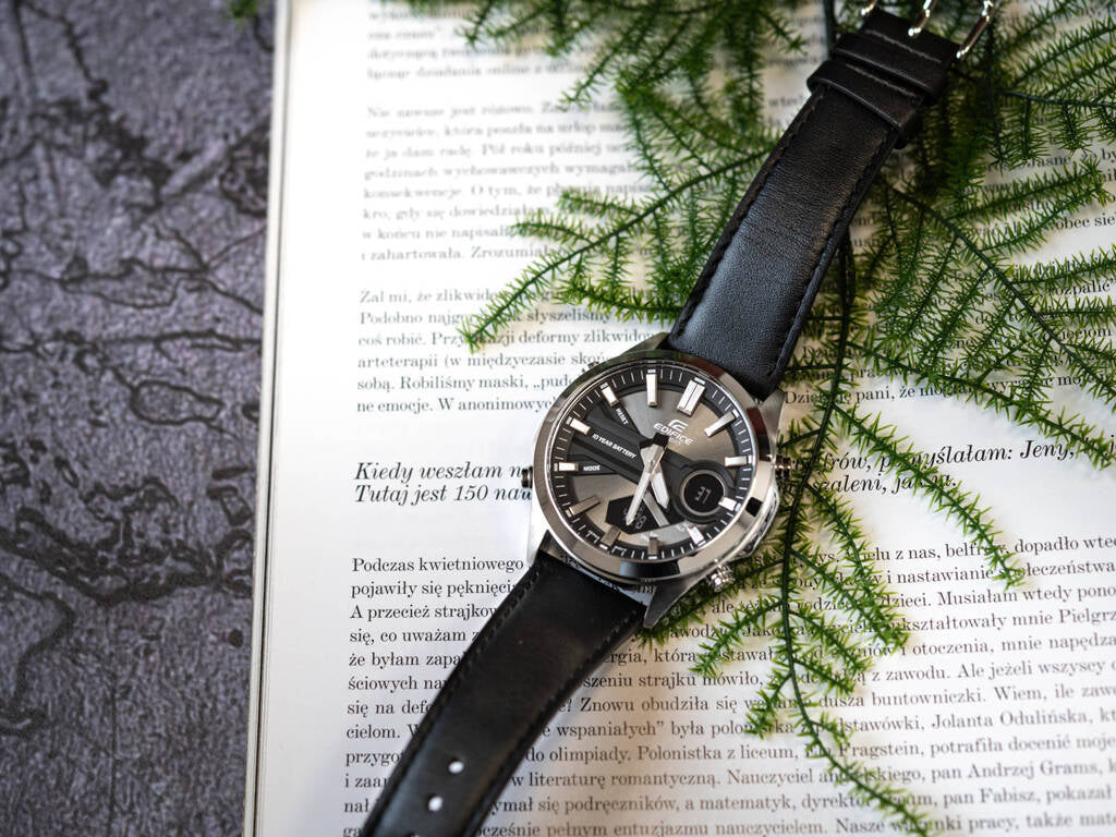 EFV-C120 Reloj Edifice Para Caballero Doble hora pulsera de cuero