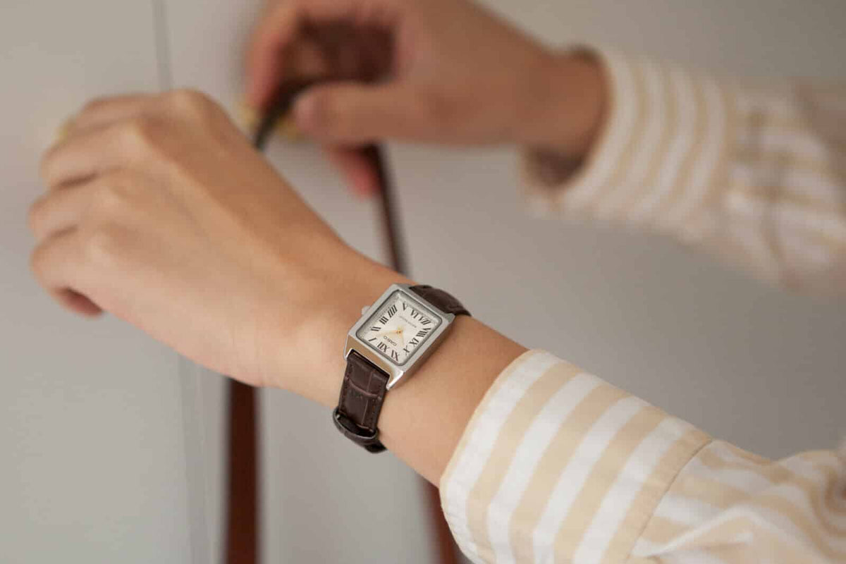 LTP-V007 Reloj Casio para Mujer Pulsera de Cuero Análogo