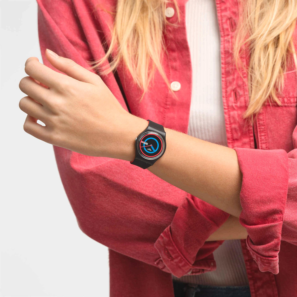 SO28B706 Reloj Swatch Circling Black Unisex banda de resina