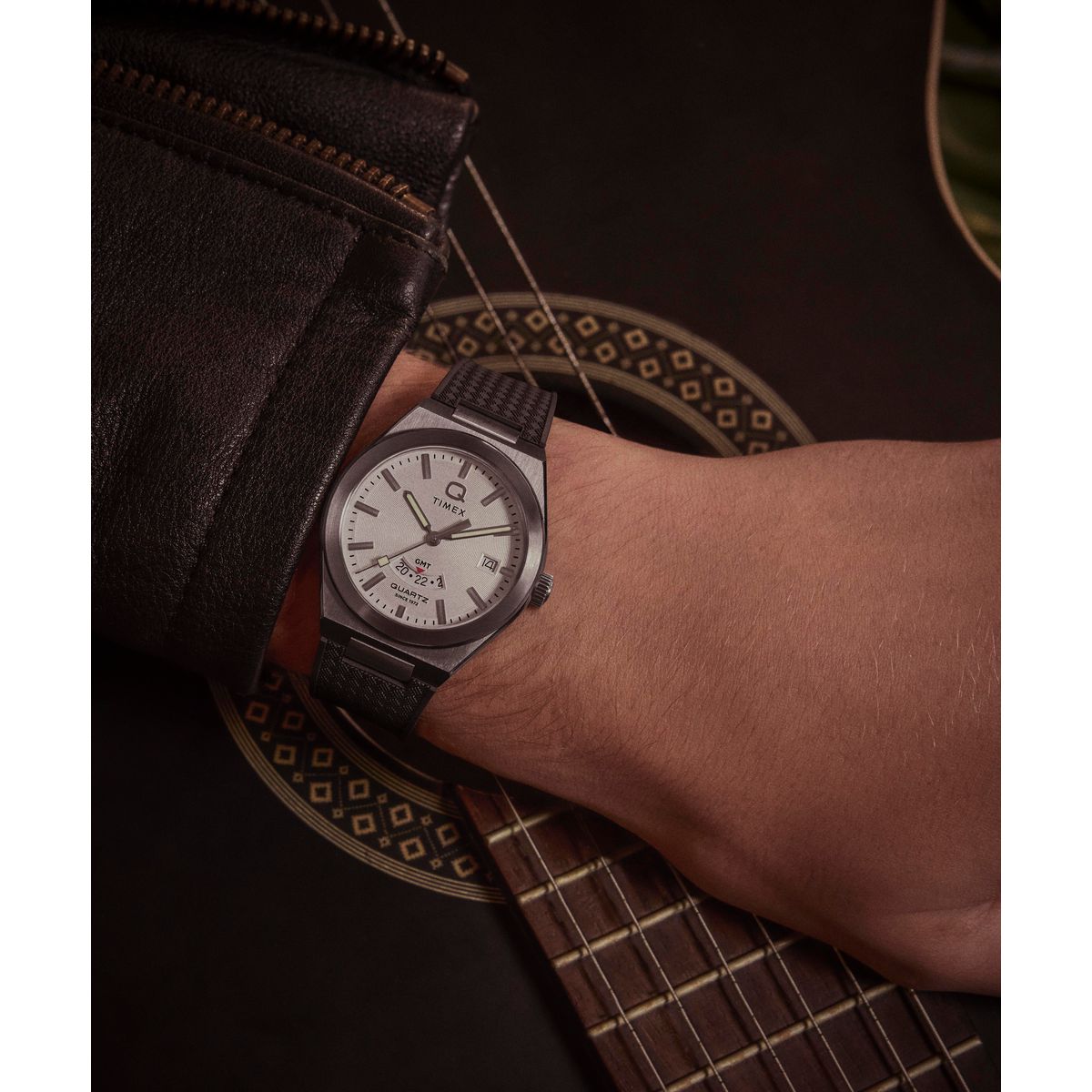 TW2Y12200 Reloj Timex Q Continental GMT de hombre correa de resina