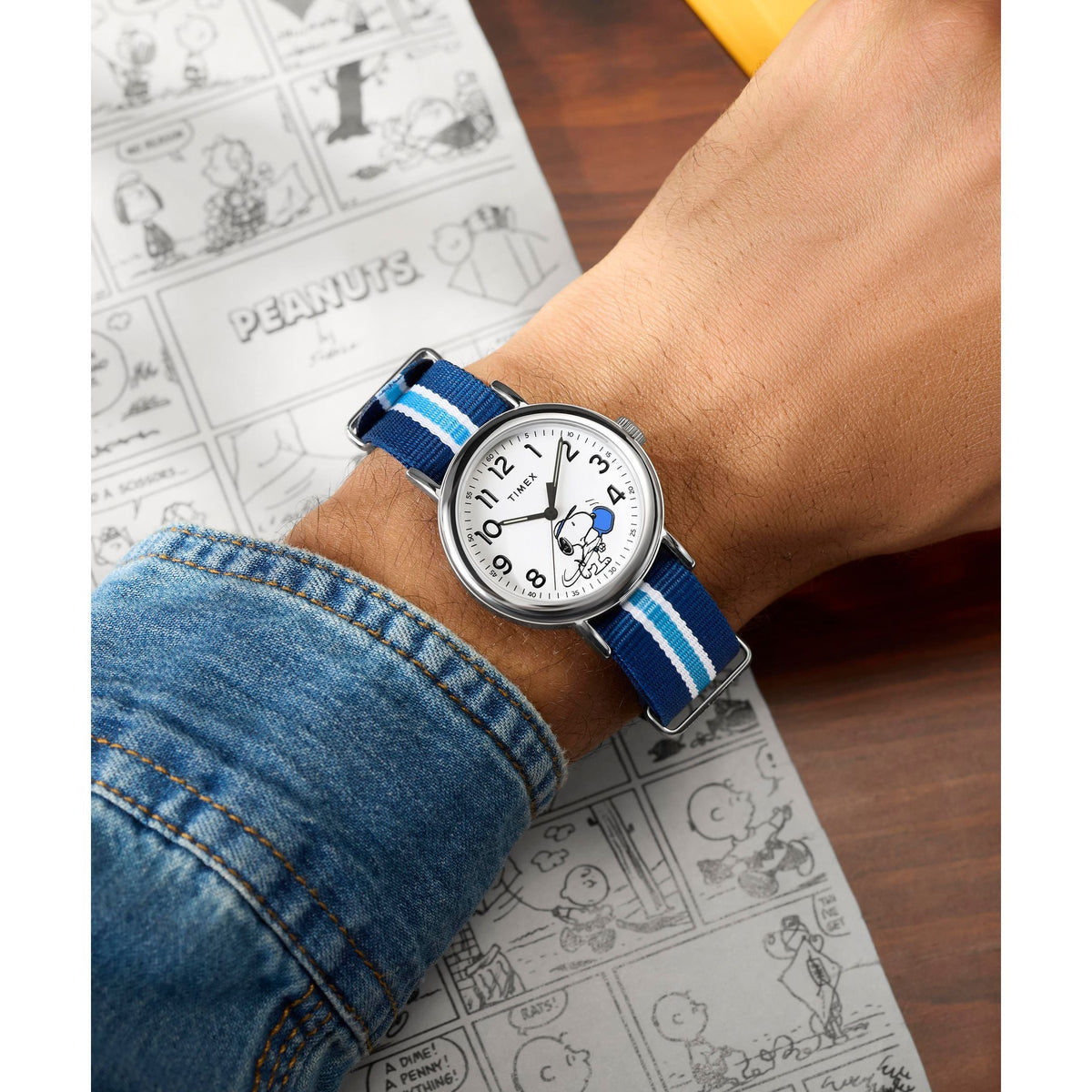 TW2Y50600 Reloj Timex Weekender Snoopy unisex correa de tela